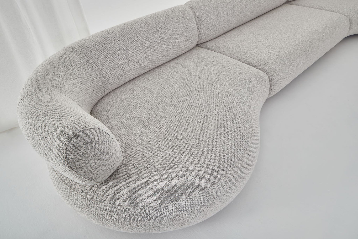 Eclipse sofa curved and straight module viewed from above.
